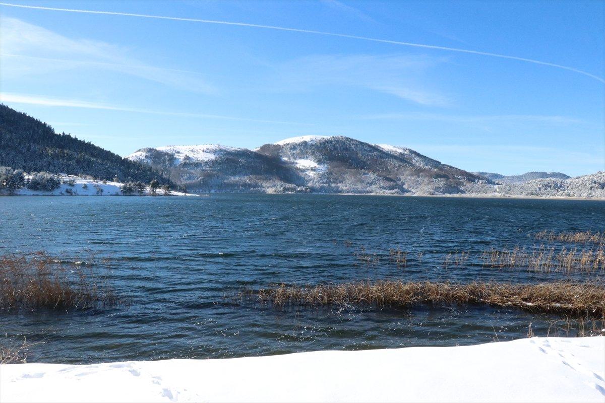 Abant'ta kar 30 santimetre oldu