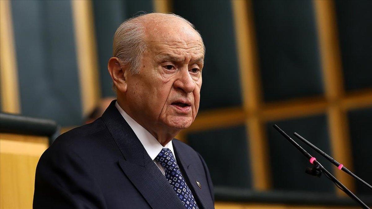 Devlet Bahçeli’den Ahmet Davutoğlu’na salvolar 
