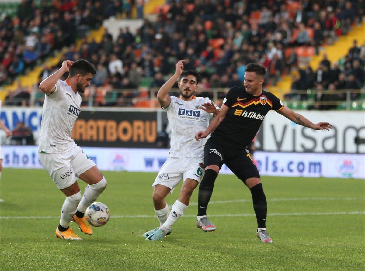 Alanyaspor, evinde kazandı
