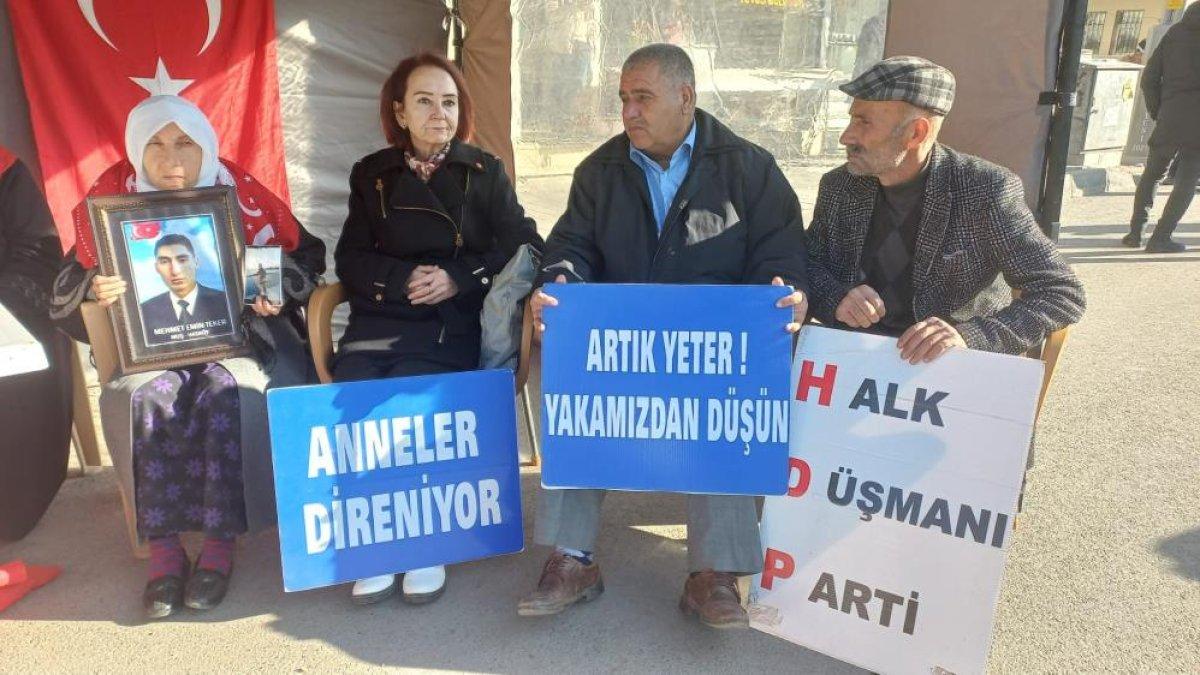 Muş'ta evlat nöbetine katılan ailelerin sayısı 44 oldu