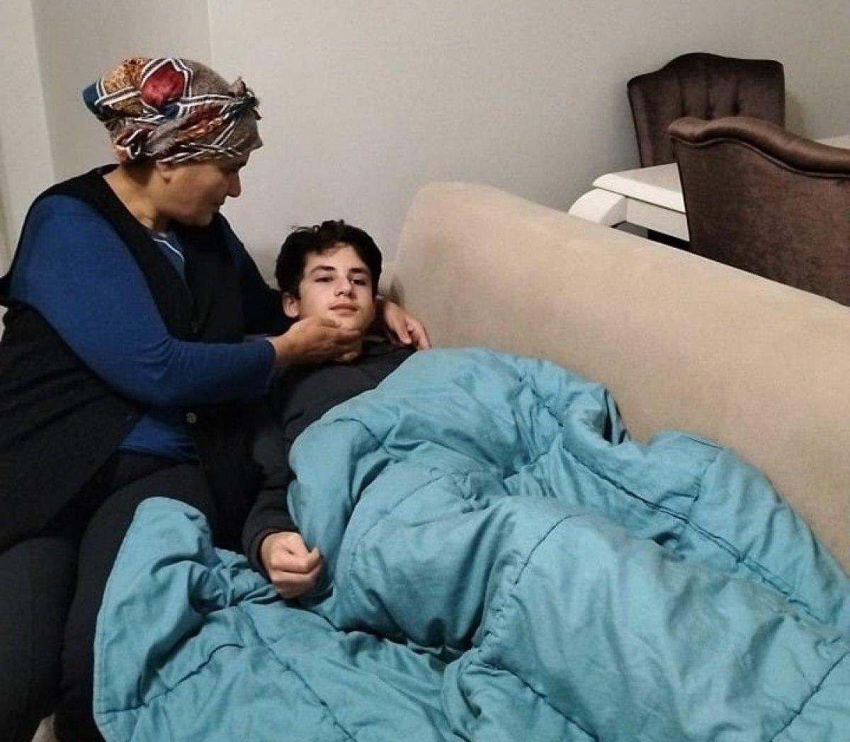 Osmaniye'de ekmek almaya giderken köpek saldırdı