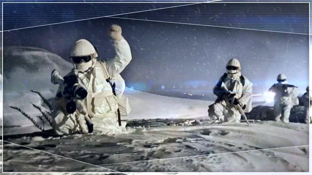 MSB, Mehmetçik'in zorlu koşuldaki vatan nöbetini paylaştı