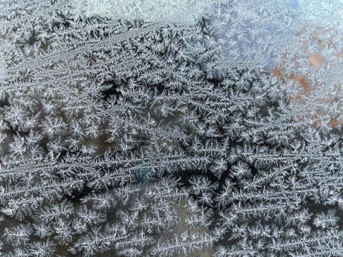 Ağrı dondu: Hava sıcaklığı eksi 6 derece