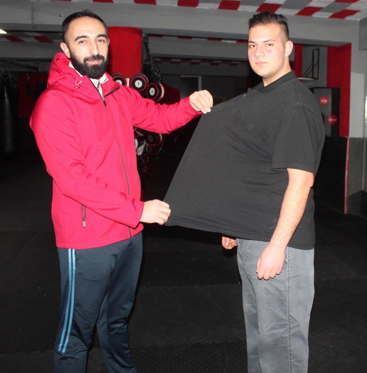 Manisa’da 19 yaşındaki genç 4 ayda 57 kilo verdi