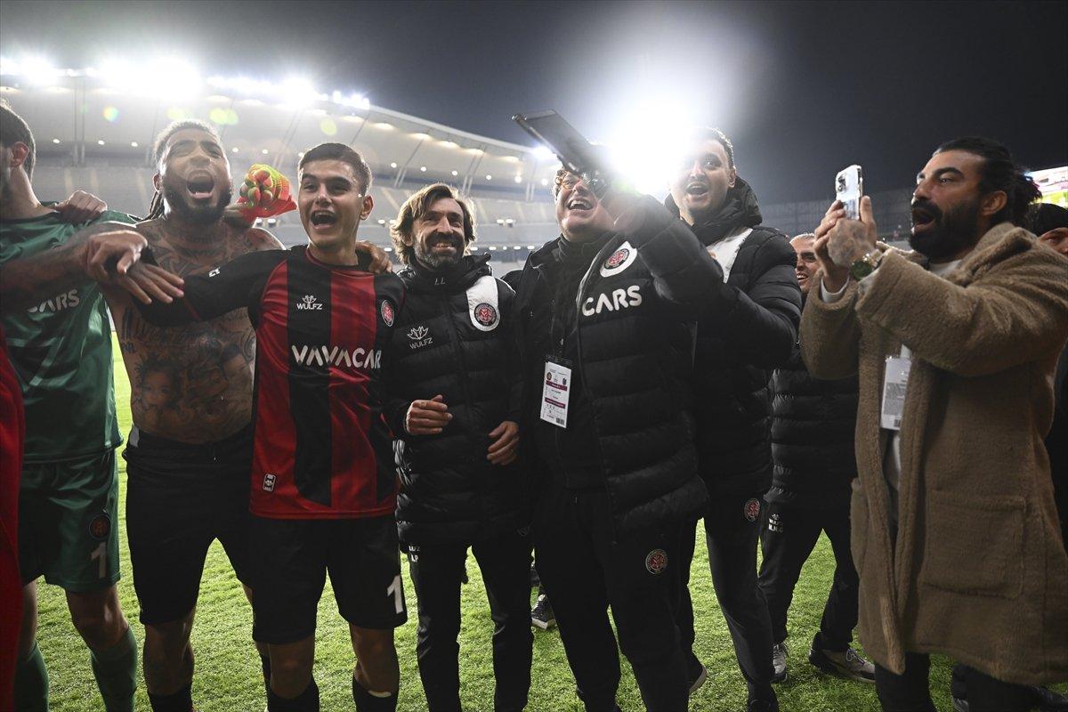 Andrea Pirlo: Bütün oyuncularımla gurur duyuyorum