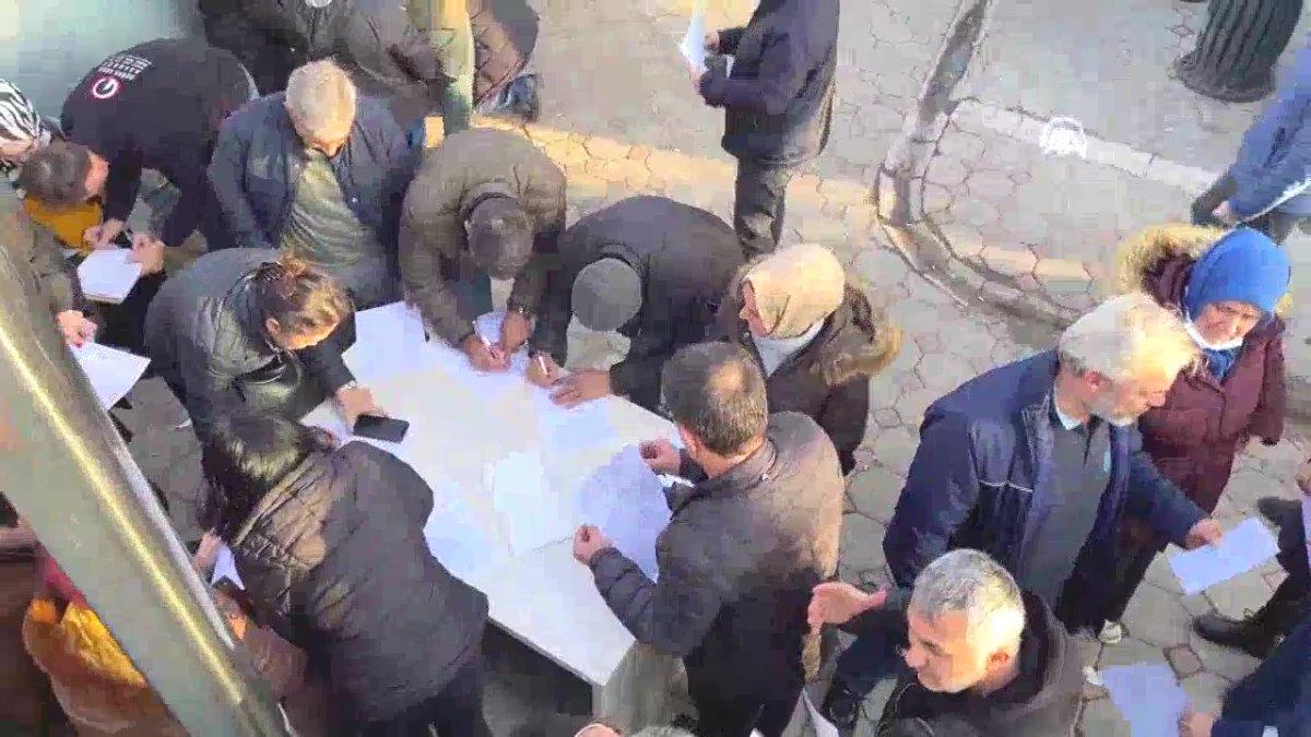 EYT'liler SGK önünde uzun kuyruk oluşturdu