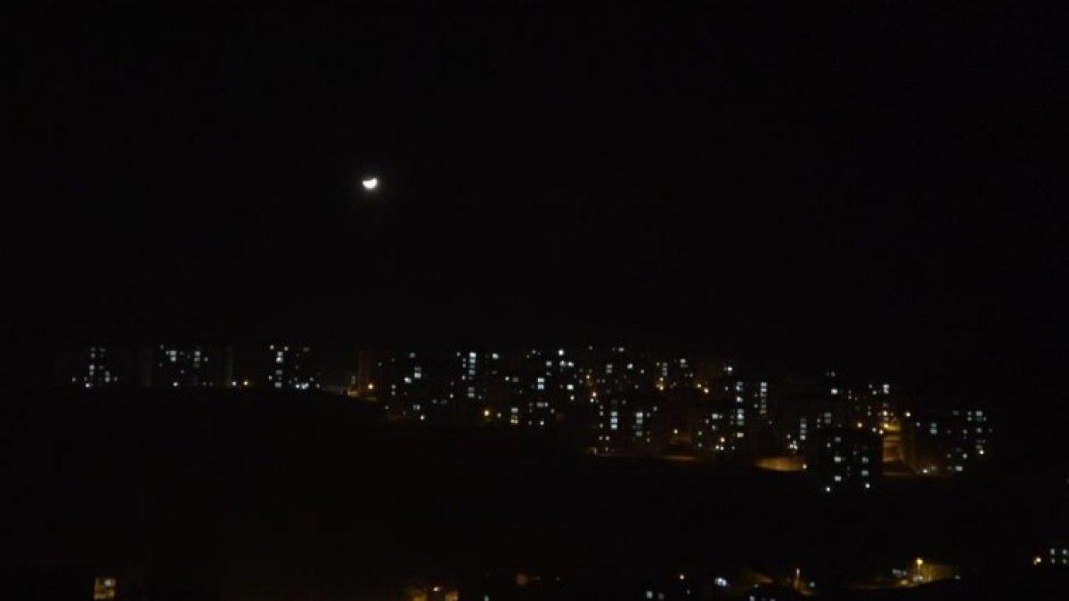 Yüksekova'da yarım ay manzaraları