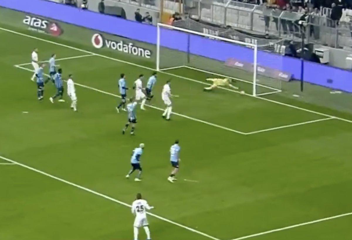 Arthur Masuaku'dan şık frikik golü