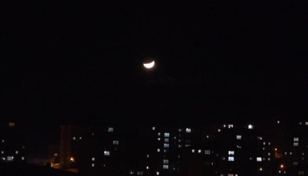 Yüksekova'da yarım ay manzaraları