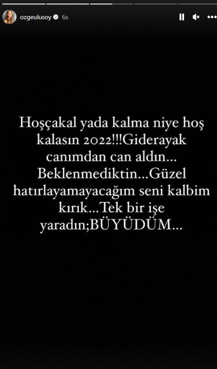 Özge Ulusoy'dan 2022'ye sitemli veda 