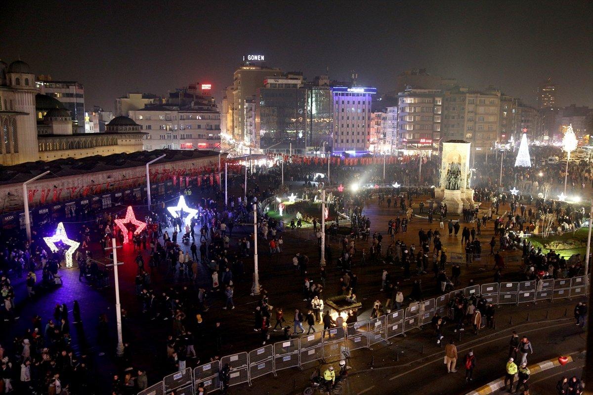 Taksim'de yılbaşı yoğunluğu 