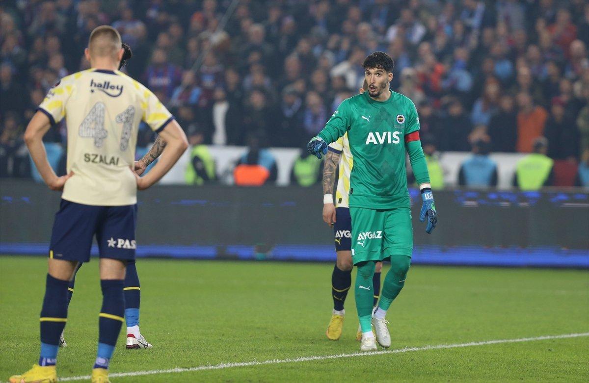 Monaco, Altay Bayındır'ın peşinde