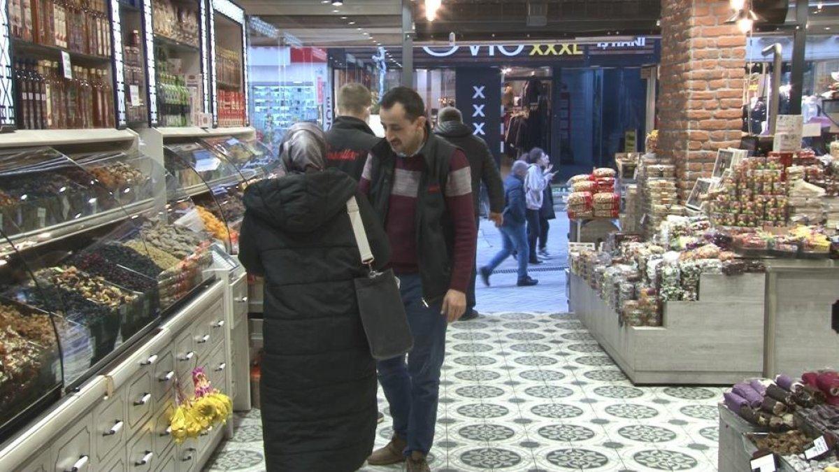 Yılbaşı masalarının vazgeçilmezi: Kuruyemişler 400 liraya kadar çıktı